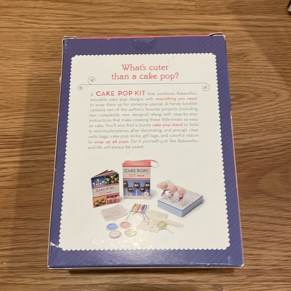 Babycakes Cake Pop Maker and Cake Pops Kit - Picture 3 of 4